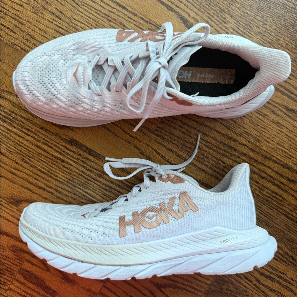HOKA ONE ONE MACH 5 - Women's White Running Shoes
